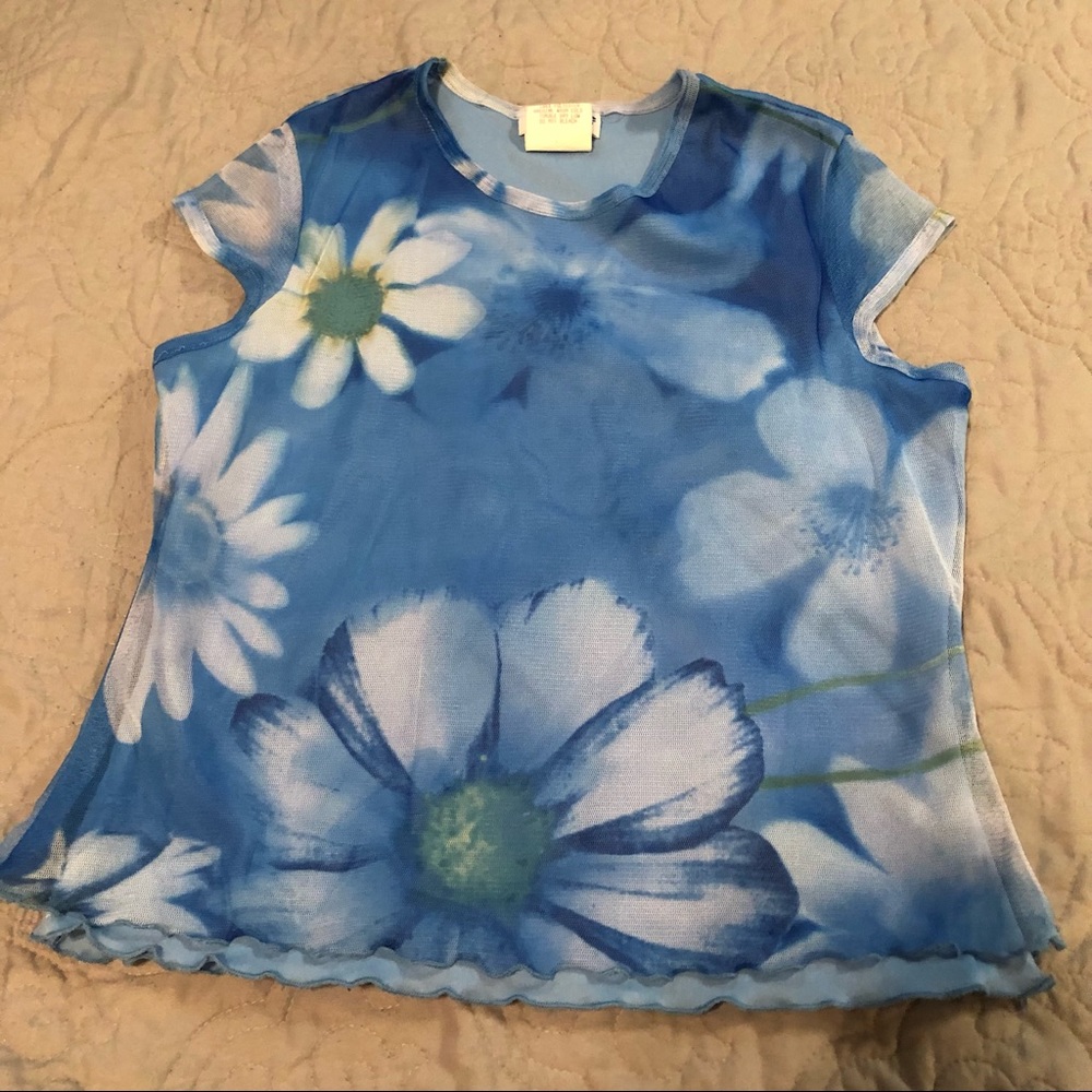 Very nice flower top by Girl Code. Size ‘L’